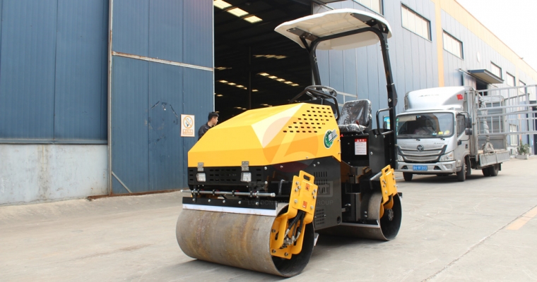 怎样包管小型压路机隔振性能？