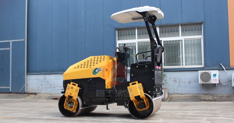 小型压路机路面施工打滑怎么办？